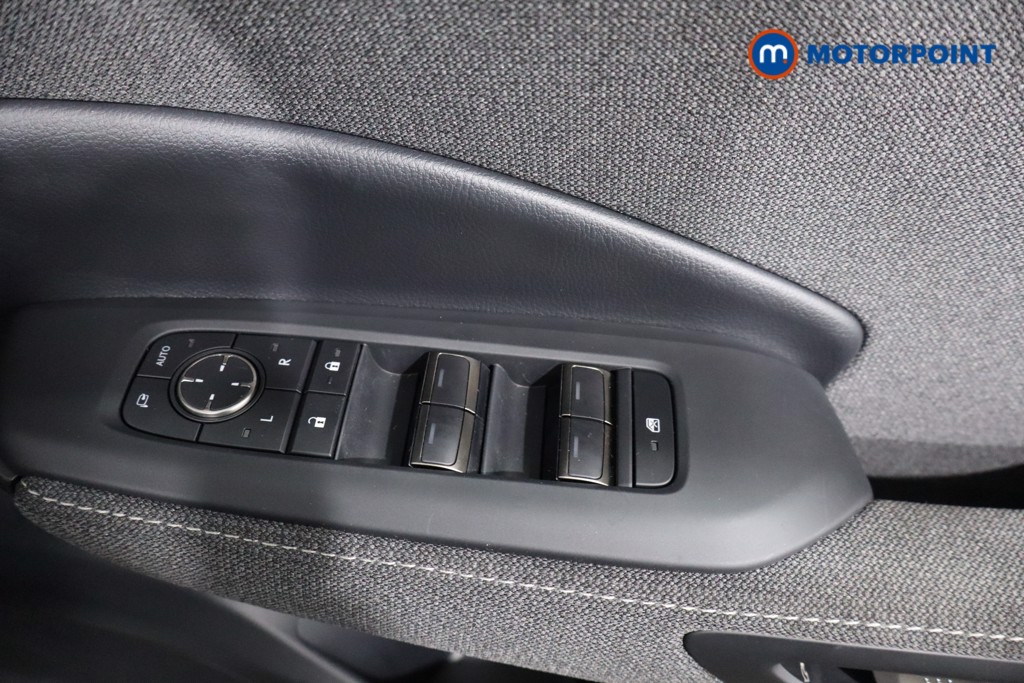 Lexus LBX Urban Automatic Petrol-Electric Hybrid SUV - Stock Number (1568357) - 23rd supplementary image