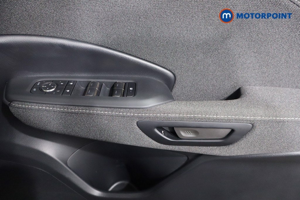 Lexus LBX Urban Automatic Petrol-Electric Hybrid SUV - Stock Number (1568357) - 24th supplementary image