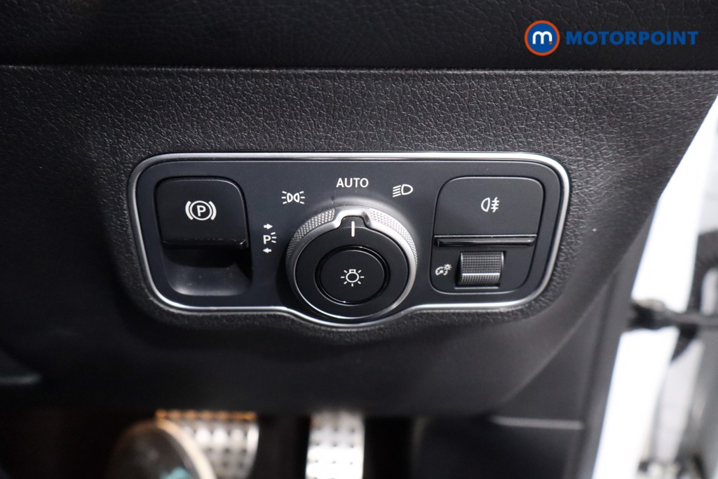 Mercedes-Benz GLB Amg Line Automatic Petrol SUV - Stock Number (1568420) - 22nd supplementary image