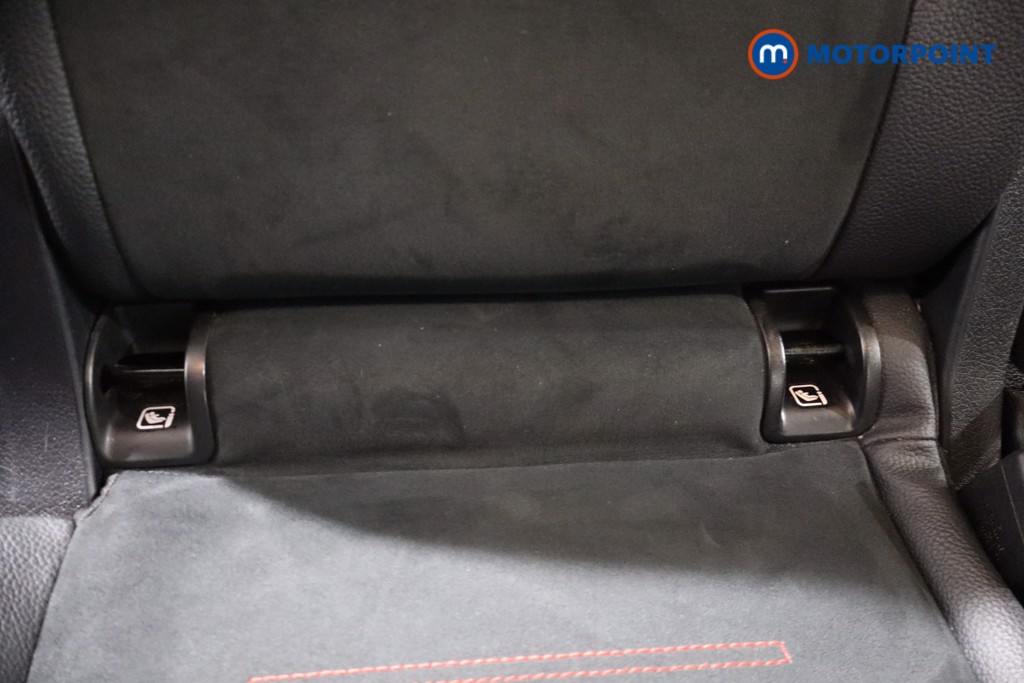 Mercedes-Benz GLB Amg Line Automatic Petrol SUV - Stock Number (1568420) - 27th supplementary image