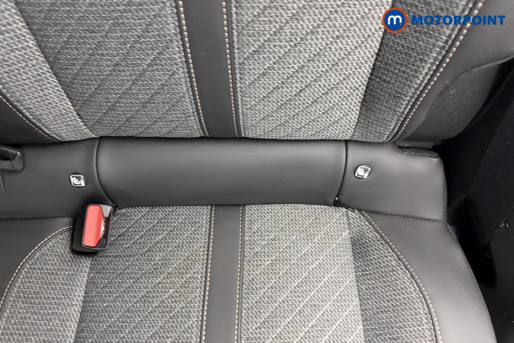 Peugeot 2008 Allure Manual Petrol SUV - Stock Number (1569382) - 21st supplementary image