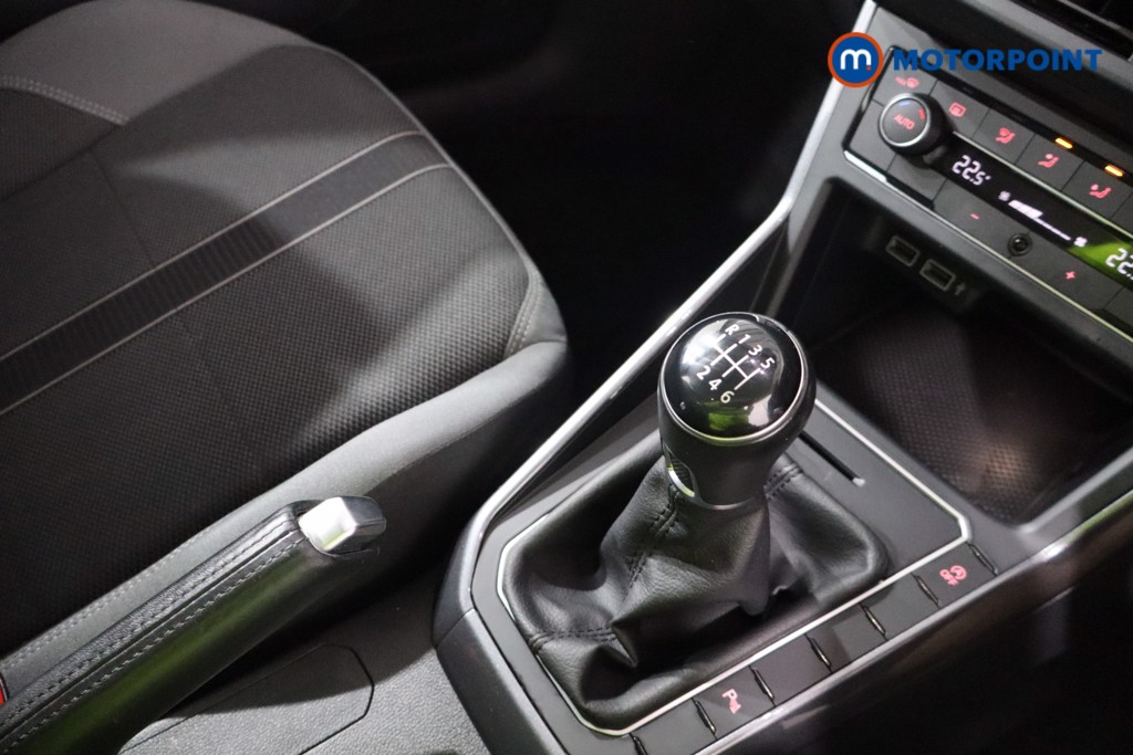 Volkswagen Polo SEL Manual Petrol Hatchback - Stock Number (1569394) - 15th supplementary image