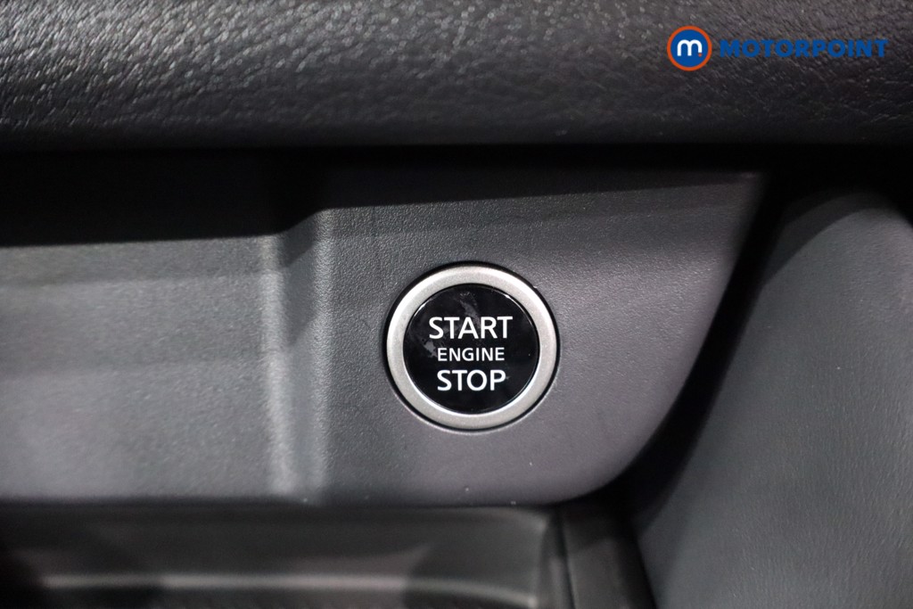 Nissan Qashqai N-Connecta Automatic Petrol SUV - Stock Number (1569605) - 13th supplementary image
