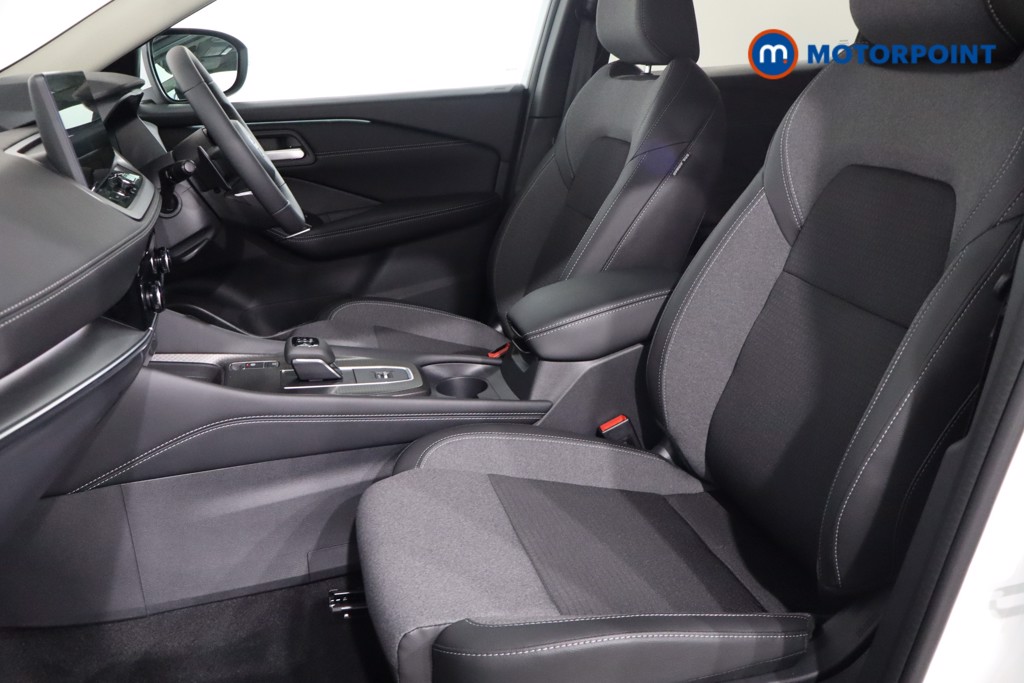 Nissan Qashqai N-Connecta Automatic Petrol SUV - Stock Number (1569607) - 4th supplementary image