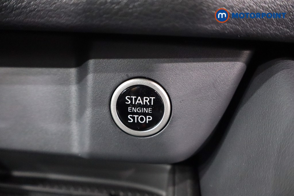 Nissan Qashqai N-Connecta Automatic Petrol SUV - Stock Number (1569607) - 13th supplementary image