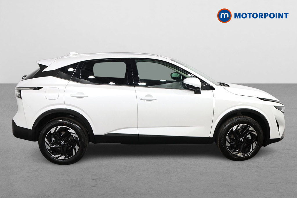 Nissan Qashqai N-Connecta Automatic Petrol SUV - Stock Number (1569607) - Drivers side