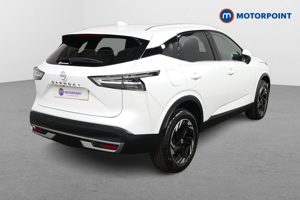 Nissan Qashqai N-Connecta Automatic Petrol SUV - Stock Number (1569607) - Drivers side rear corner
