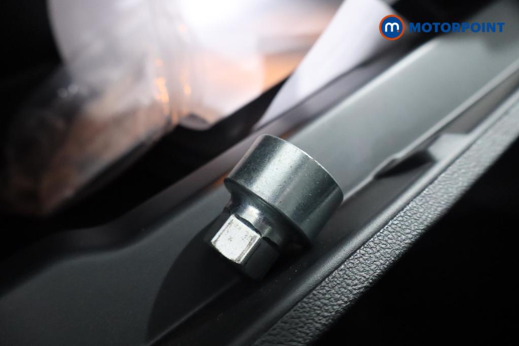 Ford Focus Titanium Manual Petrol Hatchback - Stock Number (1554589) - 16th supplementary image
