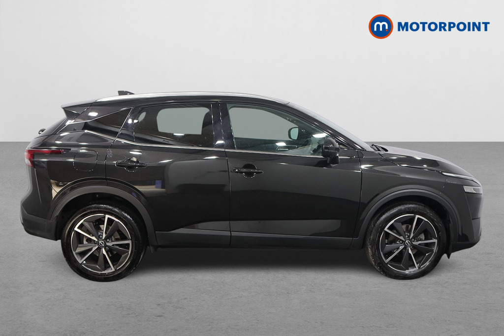 Nissan Qashqai Tekna Automatic Petrol SUV - Stock Number (1557371) - Drivers side