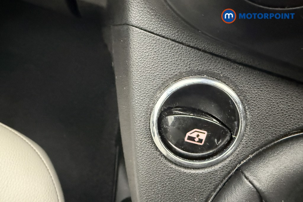 Fiat 500 Dolcevita Manual Petrol-Electric Hybrid Hatchback - Stock Number (1559923) - 8th supplementary image