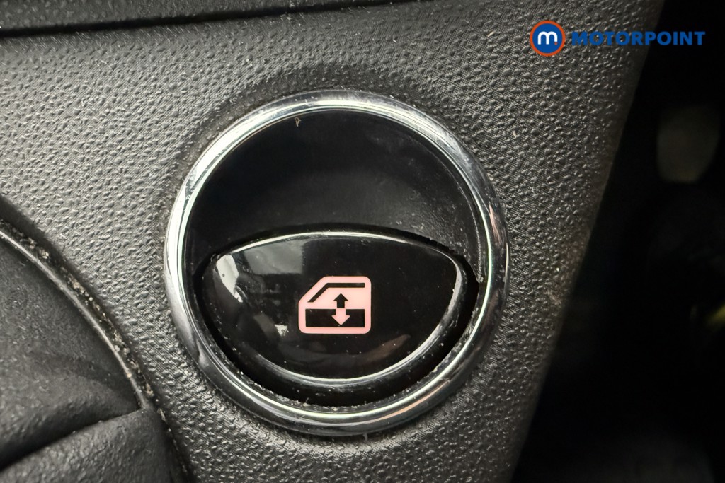 Fiat 500 Dolcevita Manual Petrol-Electric Hybrid Hatchback - Stock Number (1559923) - 9th supplementary image