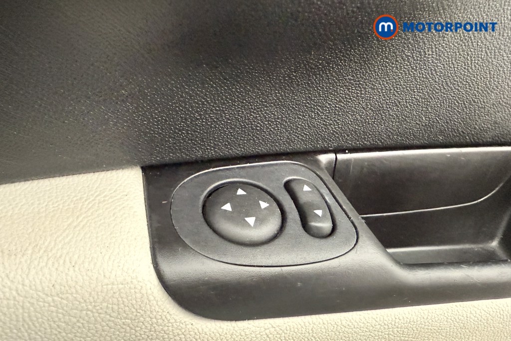 Fiat 500 Dolcevita Manual Petrol-Electric Hybrid Hatchback - Stock Number (1559923) - 15th supplementary image