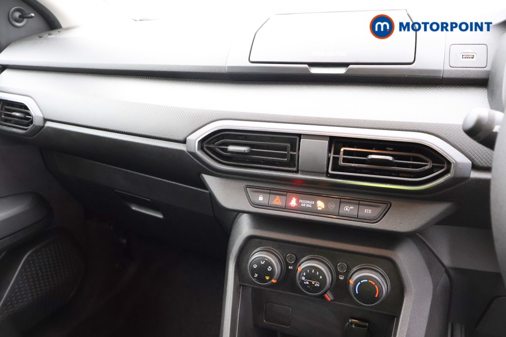 Dacia Jogger Essential Manual Petrol People Carrier - Stock Number (1562795) - 5th supplementary image