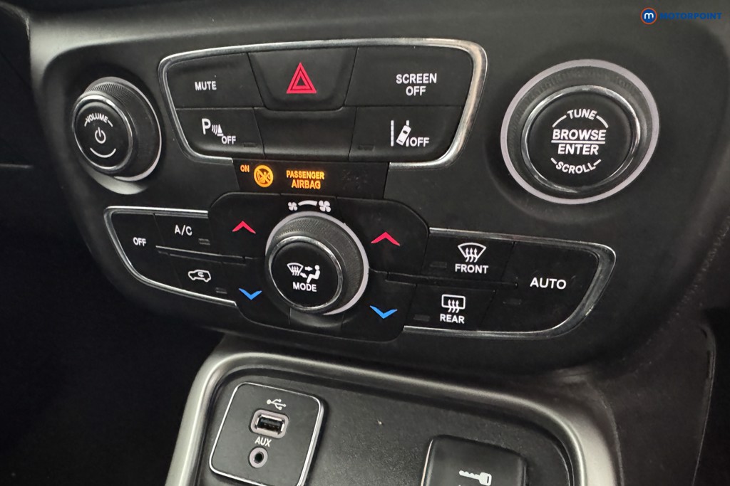 Jeep Compass Longitude Manual Petrol SUV - Stock Number (1563269) - 17th supplementary image