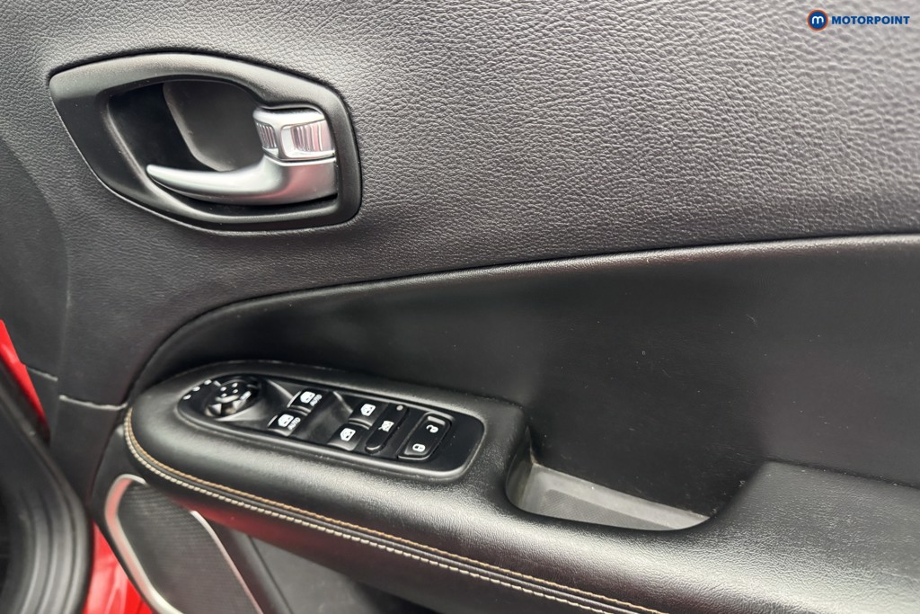 Jeep Compass Longitude Manual Petrol SUV - Stock Number (1563269) - 24th supplementary image