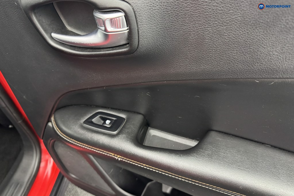 Jeep Compass Longitude Manual Petrol SUV - Stock Number (1563269) - 26th supplementary image