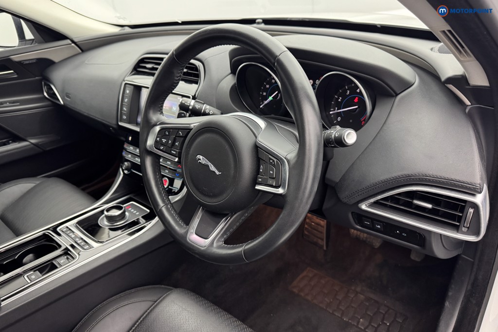 Jaguar XE Portfolio Automatic Petrol Saloon - Stock Number (1564935) - 7th supplementary image