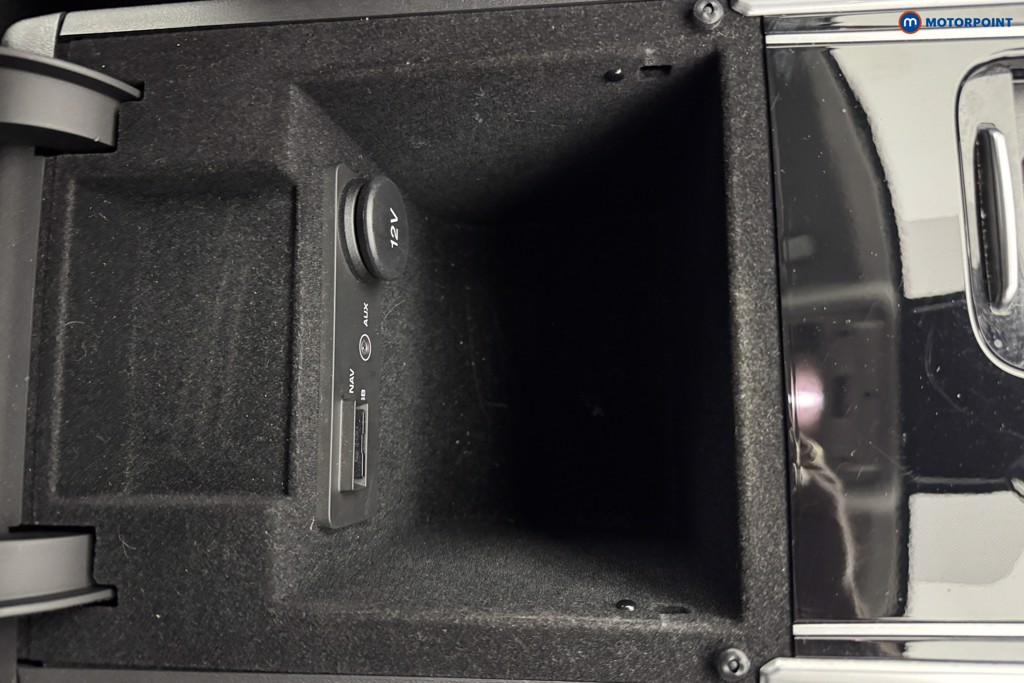 Jaguar XE Portfolio Automatic Petrol Saloon - Stock Number (1564935) - 12th supplementary image