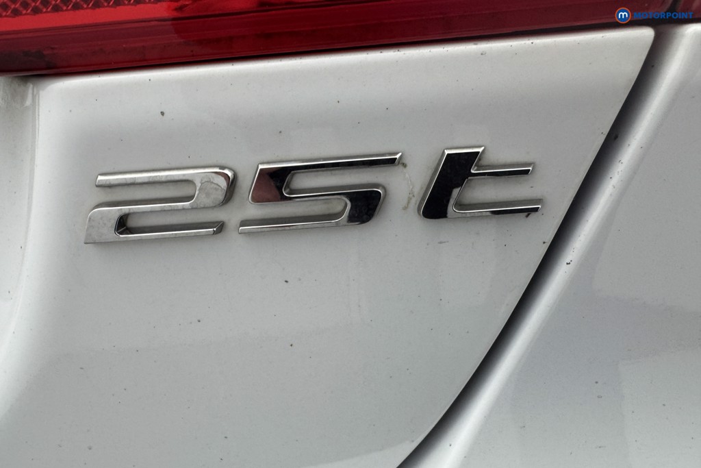 Jaguar XE Portfolio Automatic Petrol Saloon - Stock Number (1564935) - 30th supplementary image