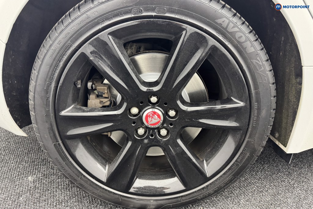 Jaguar XE Portfolio Automatic Petrol Saloon - Stock Number (1564935) - 33rd supplementary image