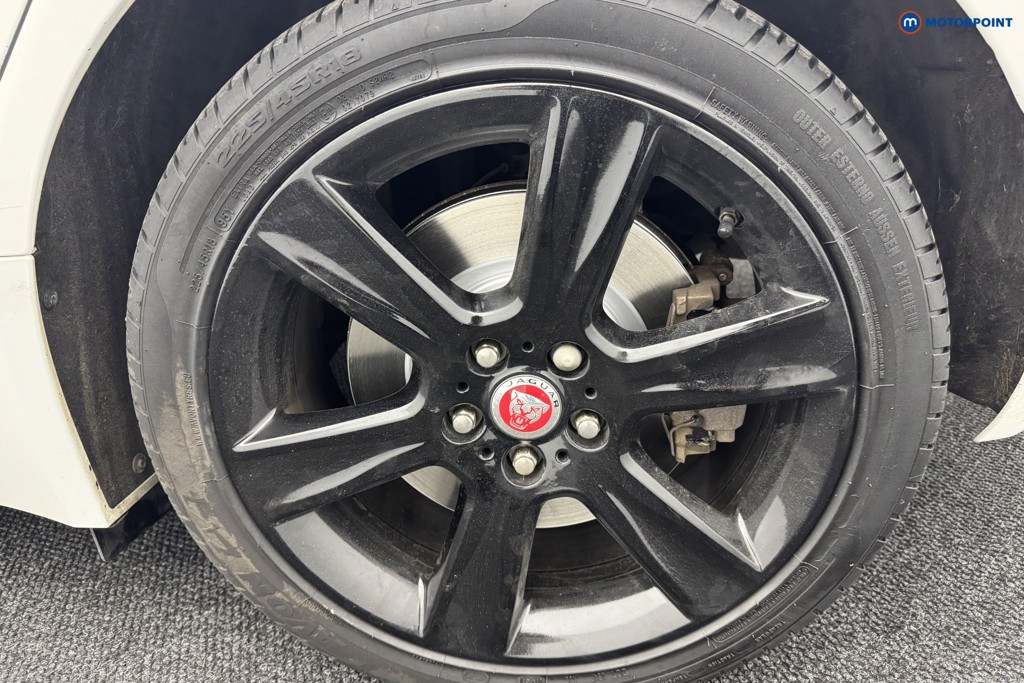 Jaguar XE Portfolio Automatic Petrol Saloon - Stock Number (1564935) - 36th supplementary image