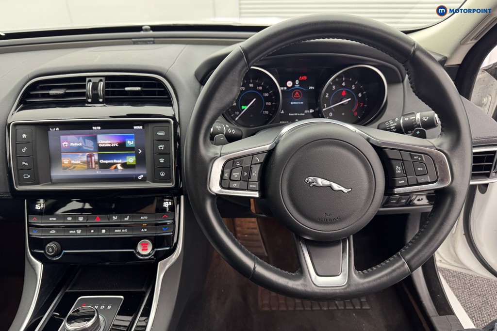 Jaguar XE Portfolio Automatic Petrol Saloon - Stock Number (1564935) - 1st supplementary image