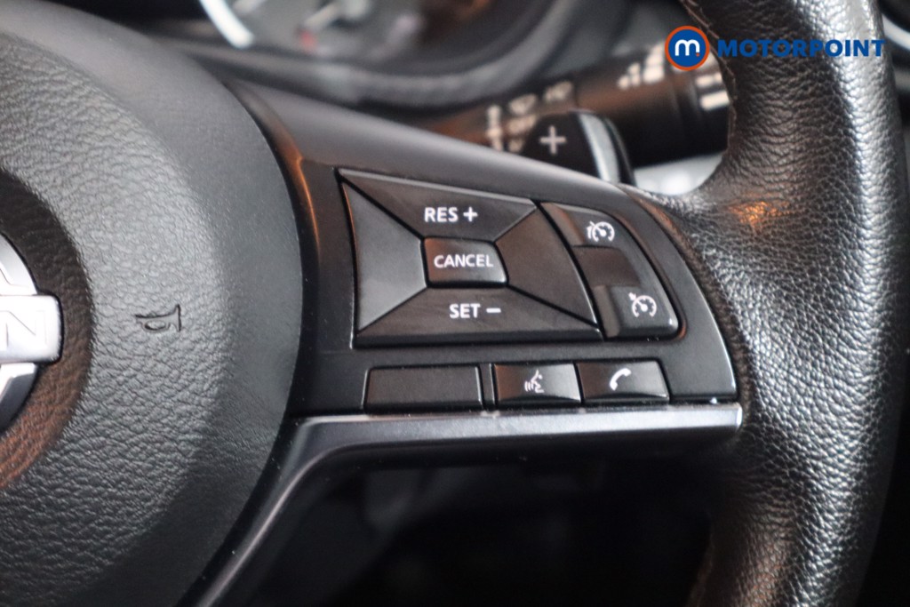 Nissan Juke N-Connecta Automatic Petrol SUV - Stock Number (1564973) - 8th supplementary image