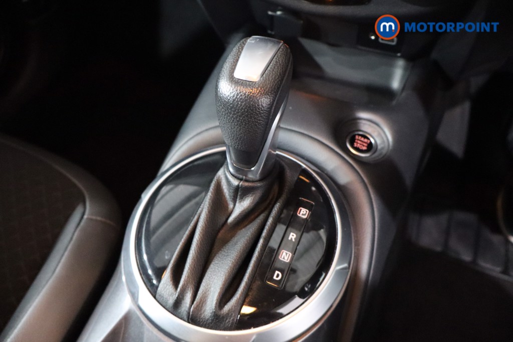 Nissan Juke N-Connecta Automatic Petrol SUV - Stock Number (1564973) - 14th supplementary image
