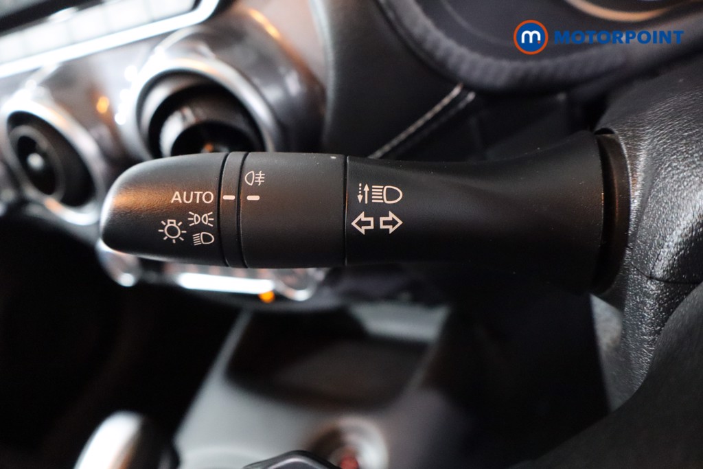 Nissan Juke N-Connecta Automatic Petrol SUV - Stock Number (1564973) - 20th supplementary image