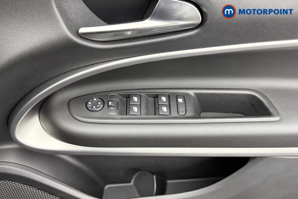 Jeep Avenger Altitude Manual Petrol SUV - Stock Number (1565138) - 12th supplementary image