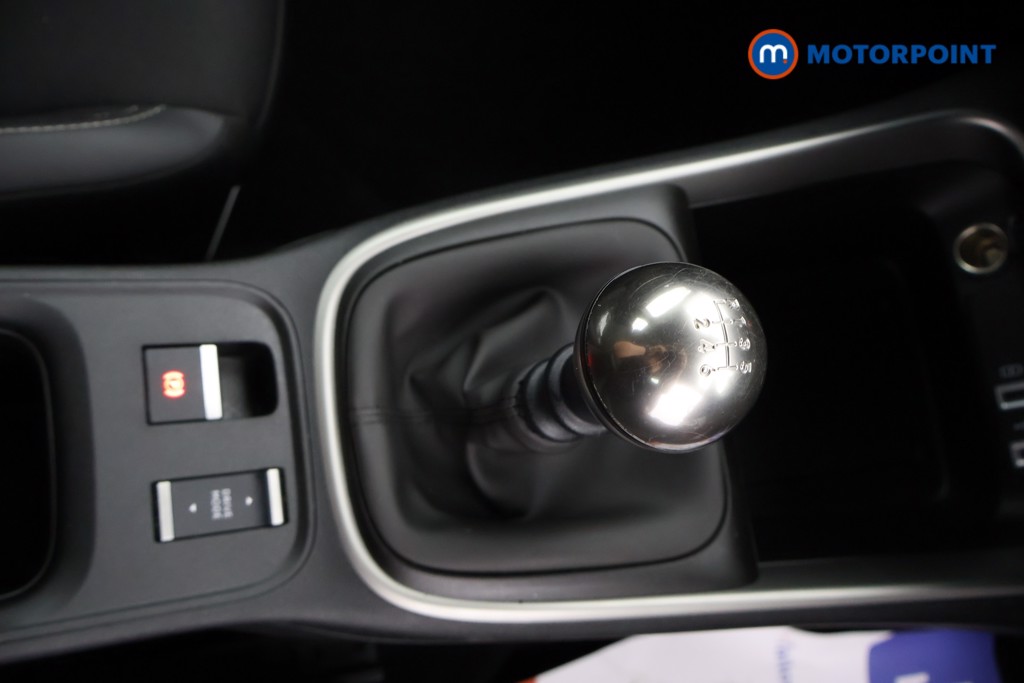 Jeep Avenger Altitude Manual Petrol SUV - Stock Number (1565150) - 6th supplementary image
