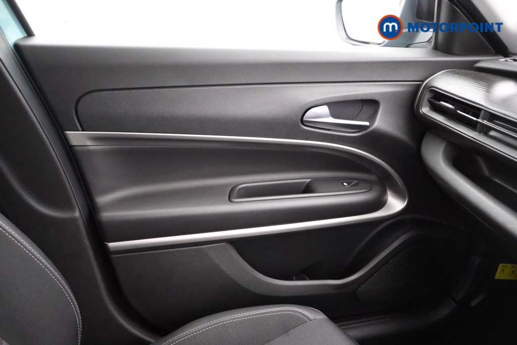 Jeep Avenger Altitude Manual Petrol SUV - Stock Number (1565169) - 8th supplementary image