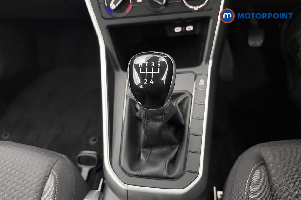 Volkswagen Polo Life Manual Petrol Hatchback - Stock Number (1565353) - 5th supplementary image
