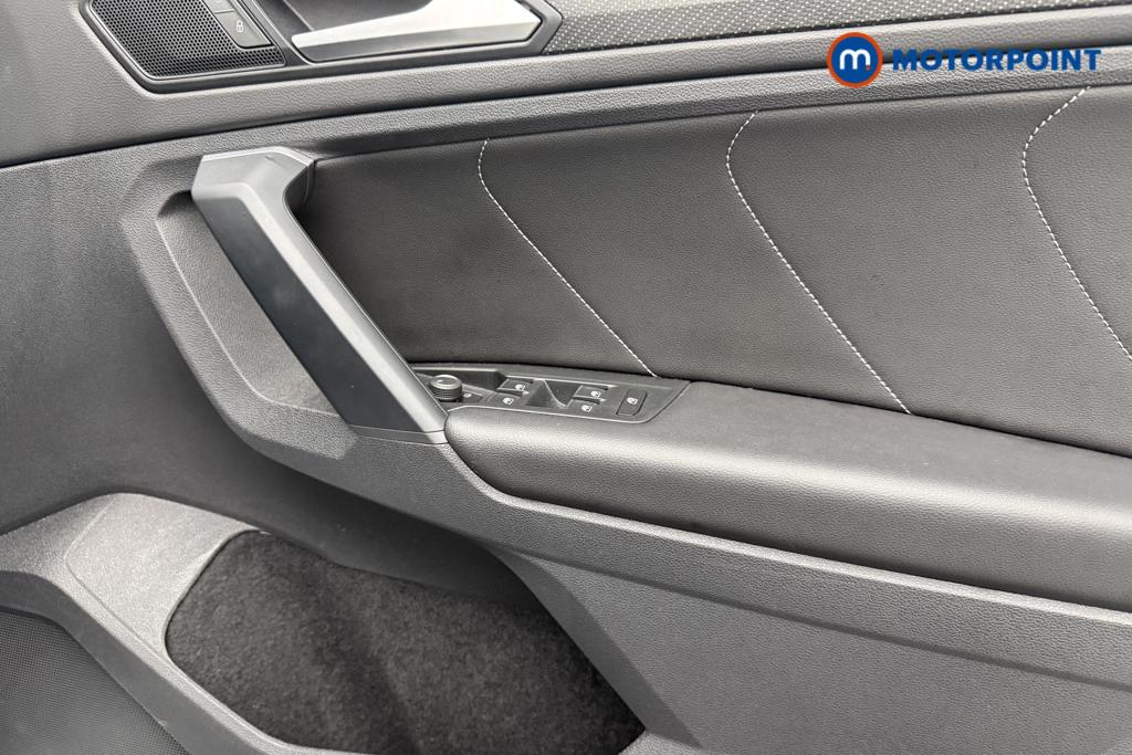 Volkswagen Tiguan R-Line Automatic Petrol SUV - Stock Number (1565588) - 18th supplementary image