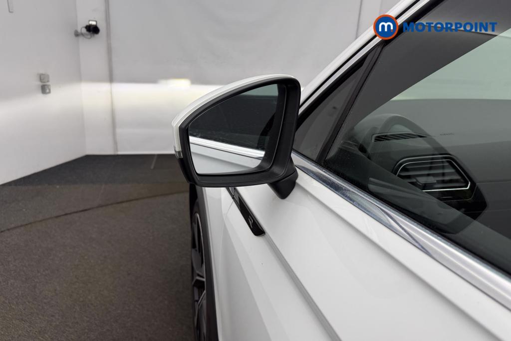 Volkswagen Tiguan R-Line Automatic Petrol SUV - Stock Number (1565588) - 30th supplementary image