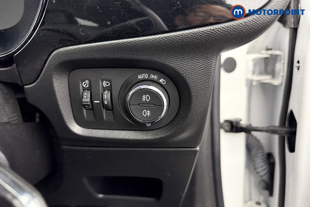 Vauxhall Corsa Elite Nav Manual Petrol Hatchback - Stock Number (1565999) - 15th supplementary image