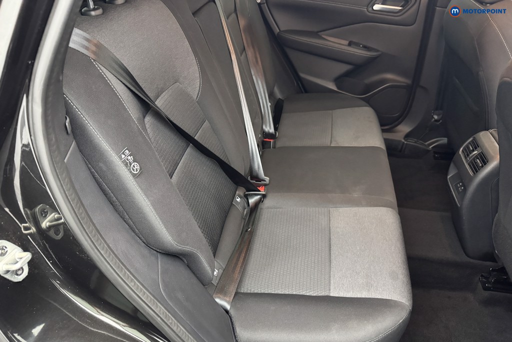 Nissan Qashqai N-Connecta Manual Petrol SUV - Stock Number (1566411) - 4th supplementary image