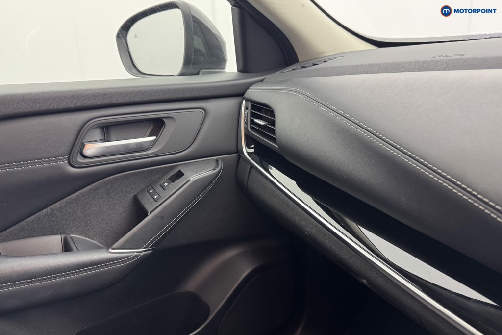 Nissan Qashqai N-Connecta Manual Petrol SUV - Stock Number (1566411) - 18th supplementary image