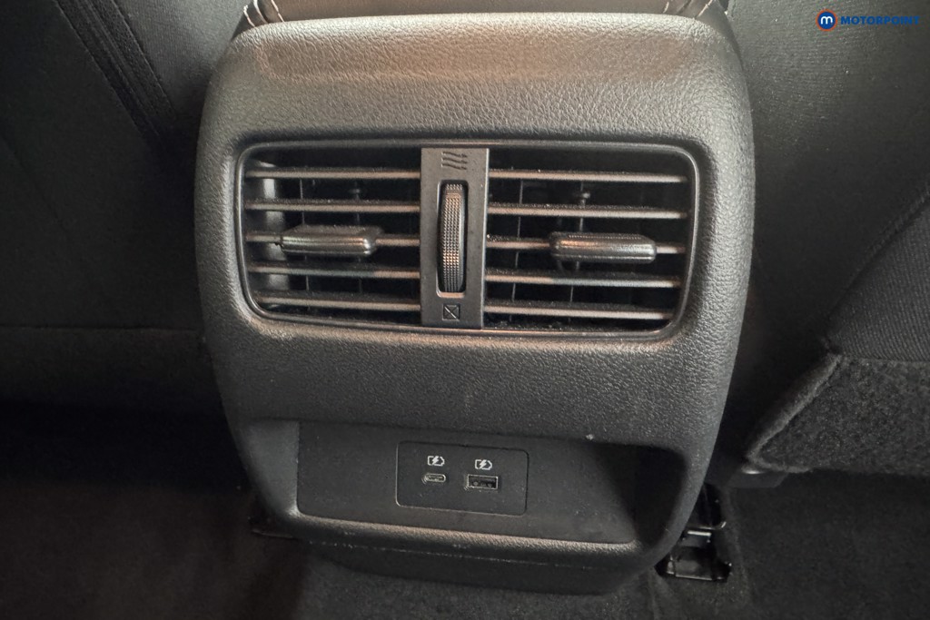 Nissan Qashqai N-Connecta Manual Petrol SUV - Stock Number (1566411) - 22nd supplementary image