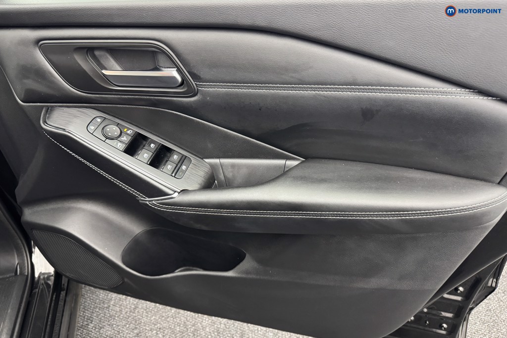 Nissan Qashqai N-Connecta Manual Petrol SUV - Stock Number (1566411) - 23rd supplementary image