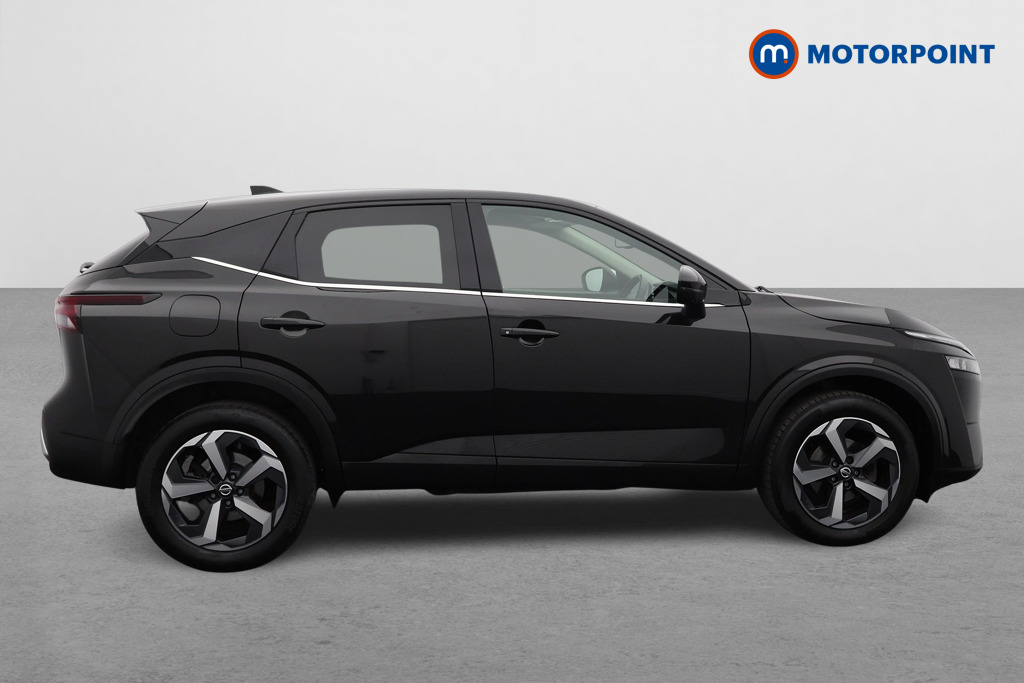 Nissan Qashqai N-Connecta Manual Petrol SUV - Stock Number (1566411) - Drivers side