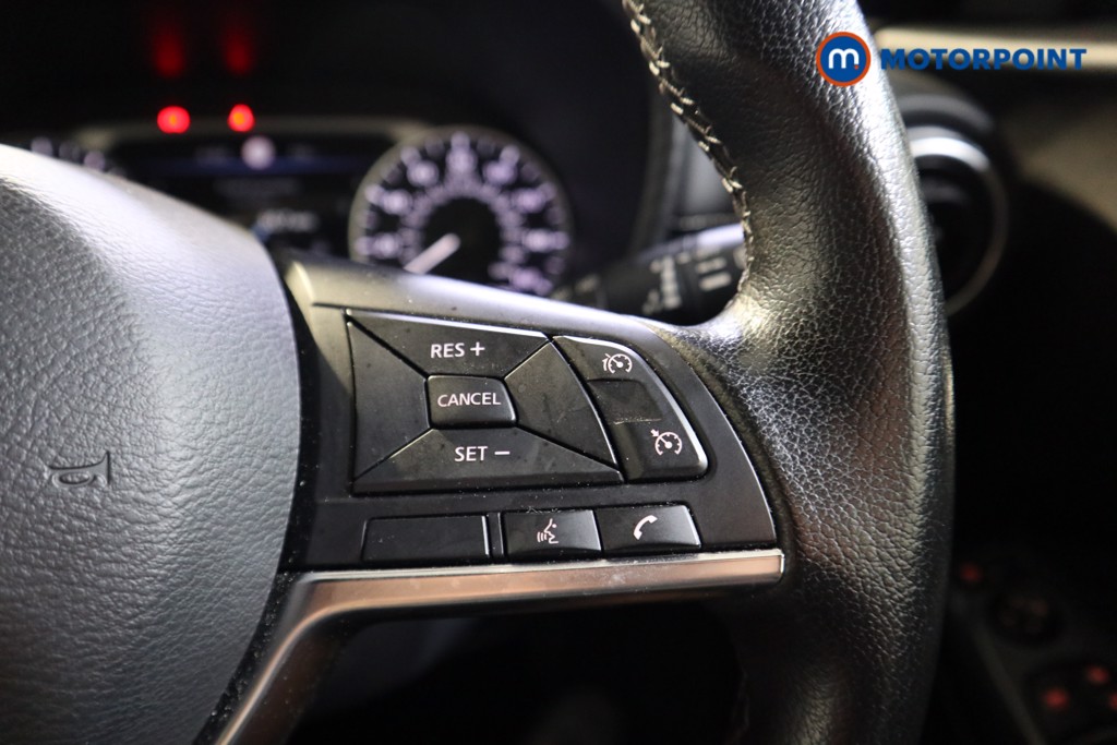 Nissan Juke N-Connecta Manual Petrol SUV - Stock Number (1566954) - 6th supplementary image