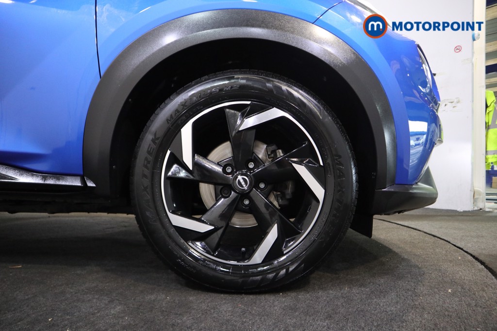 Nissan Juke N-Connecta Manual Petrol SUV - Stock Number (1566954) - 15th supplementary image