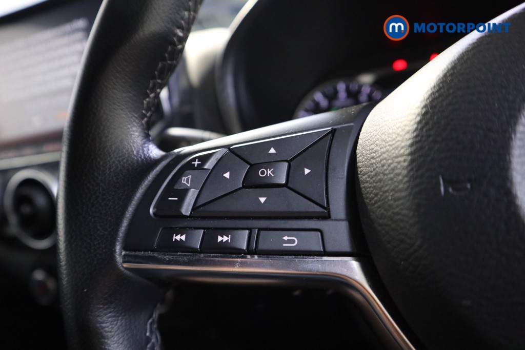 Nissan Juke N-Connecta Manual Petrol SUV - Stock Number (1566960) - 4th supplementary image