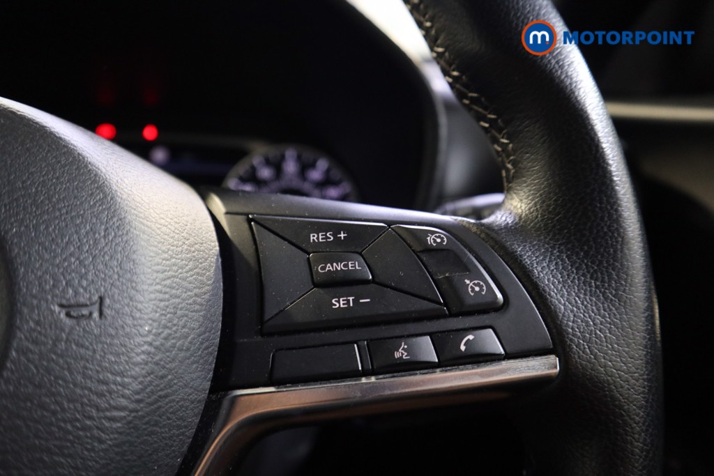 Nissan Juke N-Connecta Manual Petrol SUV - Stock Number (1566960) - 5th supplementary image