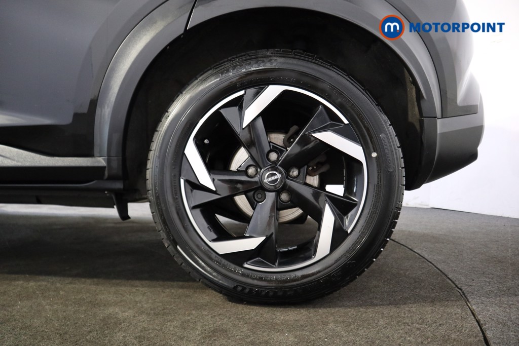 Nissan Juke N-Connecta Manual Petrol SUV - Stock Number (1566960) - 16th supplementary image