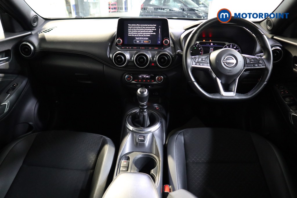 Nissan Juke N-Connecta Manual Petrol SUV - Stock Number (1566960) - 1st supplementary image