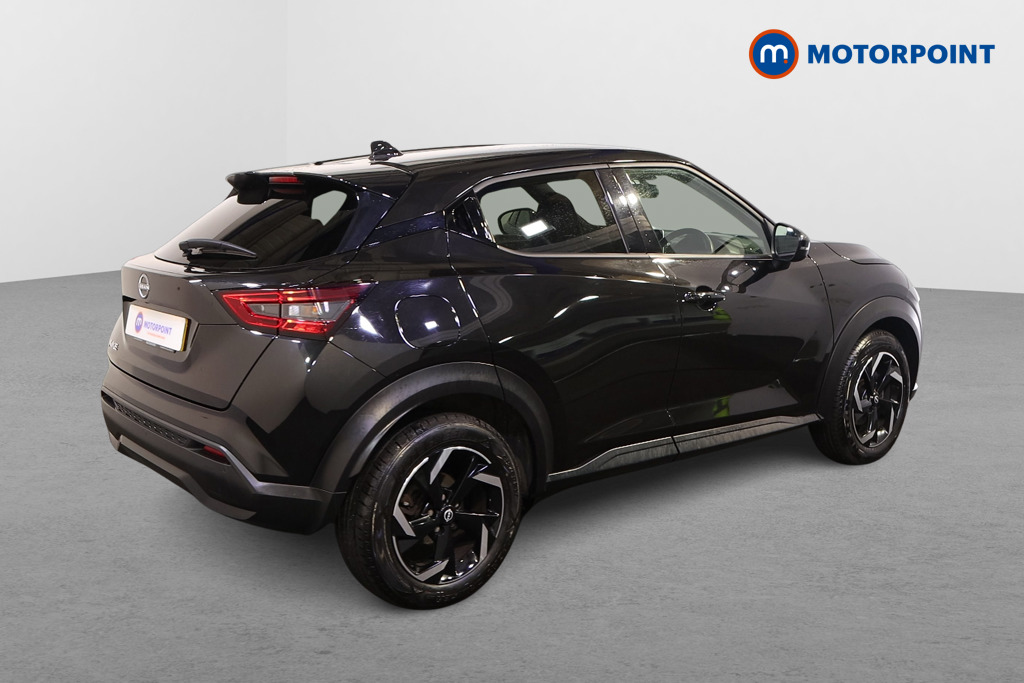 Nissan Juke N-Connecta Manual Petrol SUV - Stock Number (1566960) - Drivers side rear corner