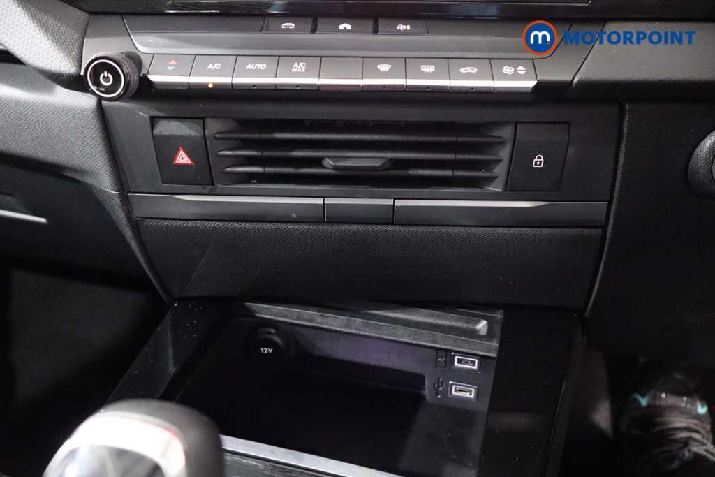 Vauxhall Astra Design Manual Petrol Hatchback - Stock Number (1567741) - 18th supplementary image