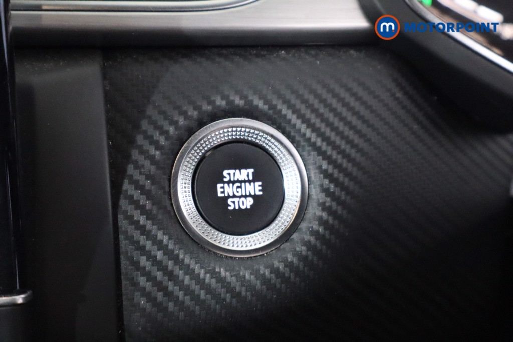 Renault Captur R.S. Line Manual Petrol-Electric Hybrid SUV - Stock Number (1567745) - 15th supplementary image